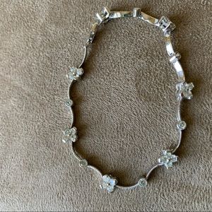 Silver bracelet with flowers